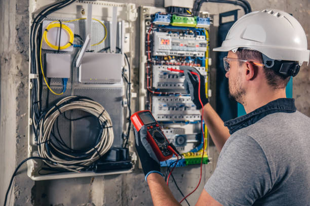 Best Licensed Electrician  in Grandview Plaza, KS